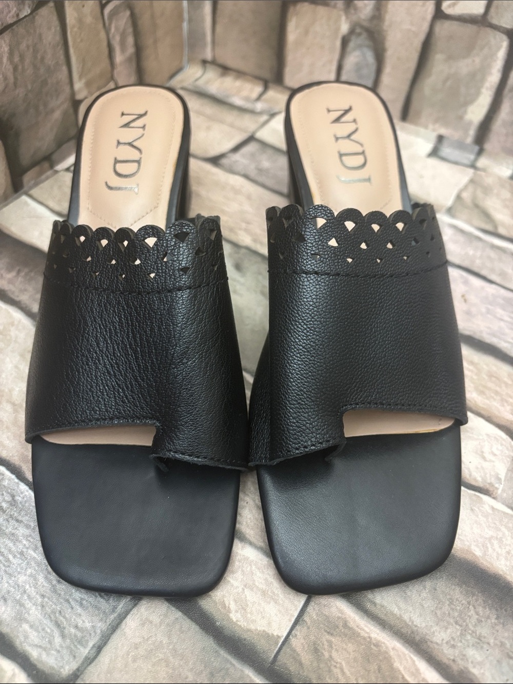 NYDJ Alanah slide sandals black